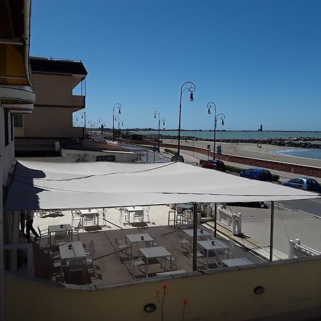 Rosa Dei Venti Hotel Fiumicino Eksteriør billede
